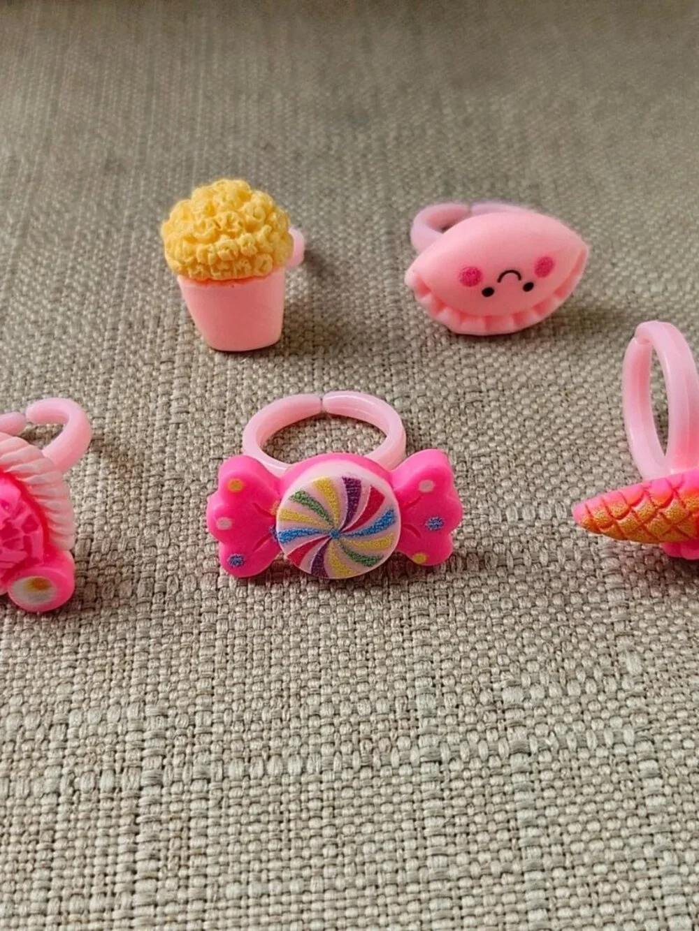 Kid Girl Rings Set of 5 Fashion Jewelry Plastic Rings Ice Cream Cone New